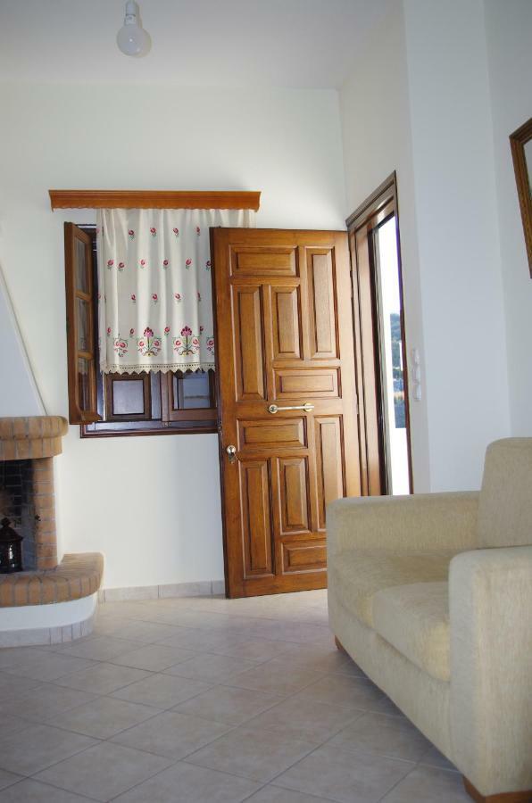 Limnes Home Moutsoúna エクステリア 写真
